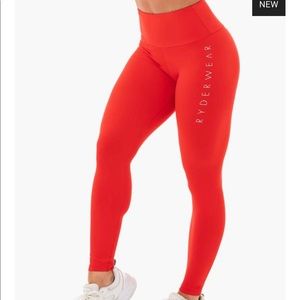 Ryderwear STAPLES SCRUNCH BUM LEGGINGS in Red